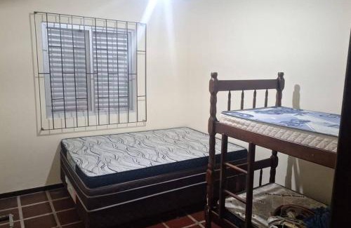 Matinhos Casa | Quarto para quatro pessoas a duas quadras da praia - Balneário Saint Etienne - Matinhos