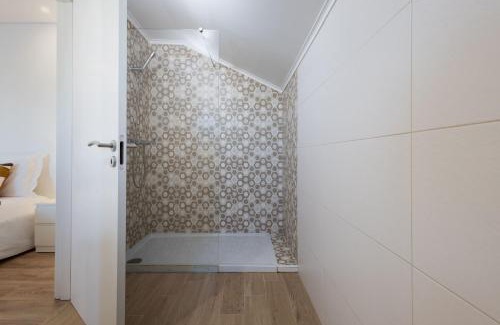 Seixal Casa | Quarto Piscina aquecida e Casa de banho Privativa