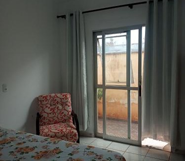 Jau Casa | Quarto Privado com Banheiro Compartilhado