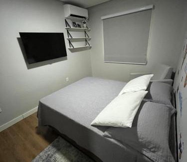 Primeiro de Maio Casa | Quarto privativo em Brusque próximo ao hospital e centro