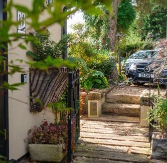 Thetford Apartamento | Quavers Rest - a quintessential little home & hot tub available !