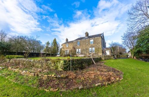 High Peak Casa | Queen Ann's Close