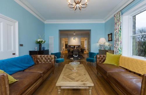 High Peak Casa | Queen Ann's Close