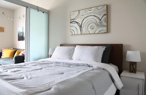 Lower Queen Anne Apartamento | Queen Anne Abode - 1 Block from CPA! - Free Parking!