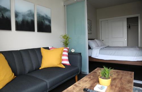 Lower Queen Anne Apartamento | Queen Anne Abode - 1 Block from CPA! - Free Parking!