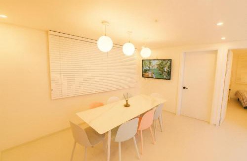 Sangam-dong Apartamento | Queen Bed 5 #10 people # Airport Railway Station # Triple Station # Hong dae # seoul #3room # DMC # bnb