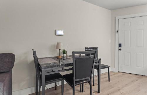 Huntsville Apartamento | Queen Bed Modern Studio Apartment in Huntsville