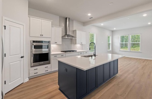 West Ashley Casa | Queen Bedroom with En Suite-Shared 4BR House