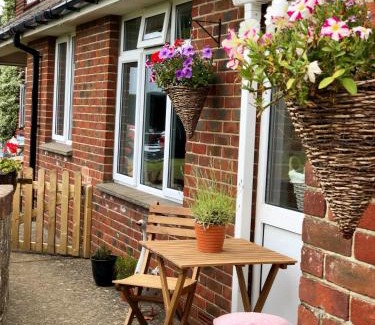 Sandown Casa | Queen Bower Farm Lodge