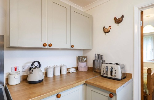Sandown Cabaña | Queen Bower Farm Lodge - un bungalow con capacidad para 4 personas en 3 habitaciones