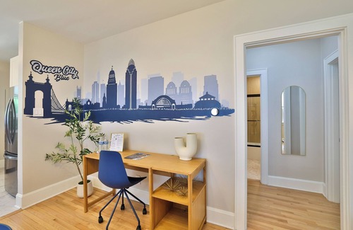 Hyde Park Casa | Queen City Blue- Historic Charmer Luxurious Living
