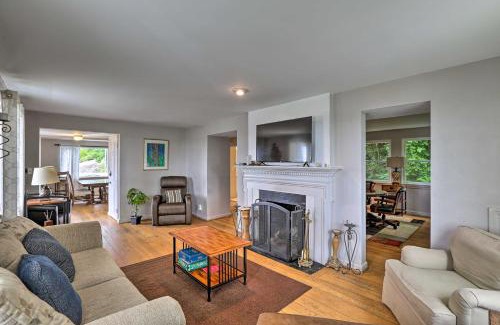 East Walnut HIlls Casa | Queen City Home with Ohio River View - 3 Mi to Dtwn!