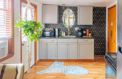South End Apartamento | Queen City Lakeside Apartment