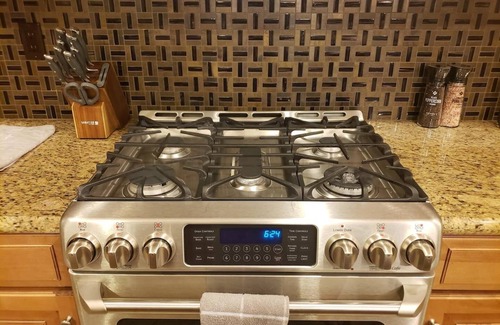 San Tan Heights Casa | Queen Creek Oasis - 4bed, 3bath w/ Heated POOL :-),