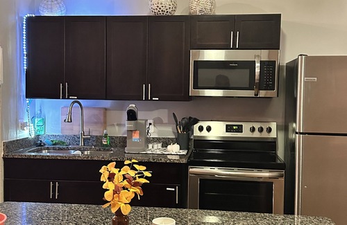 Detroit Apartamento | Queen G Investments 1 Bedroom Apts by RedAwning