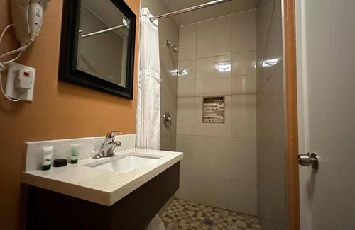 Victorville Casa | Queen Non Smoking at New Corral Motel