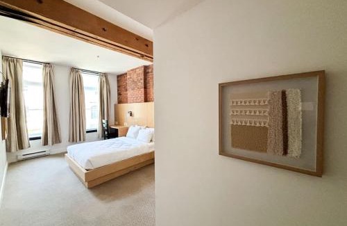 Downtown St. John's Casa | Queen Room at The Franklin Hotel on Water Street