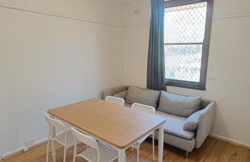 West Ryde Casa | Queen Room in West Ryde Home - E1
