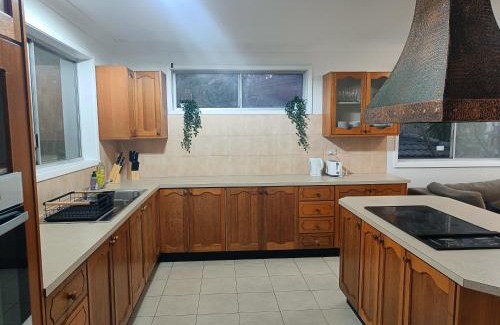 Carlingford Casa | Queen Room near Shopping Mall & Station- NC1