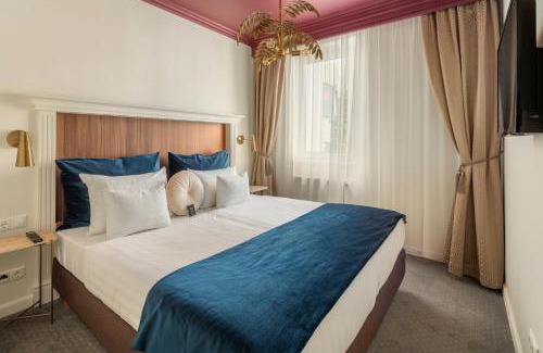 Erzsebetvaros Hotel | Queen's Court Hotel & Residence