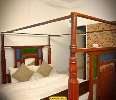 Yercaud Hotel | Queen's Heritage