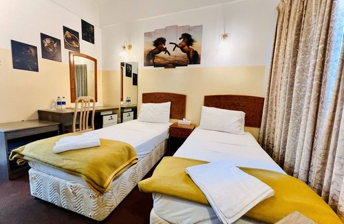 Al Sabkha Hotel | Queen's Hotel