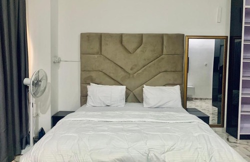 Ofin Casa | Queen's Luxury Apartment
