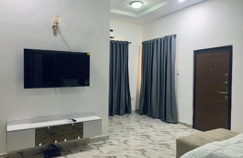 Ofin Casa | Queen's Luxury Apartment