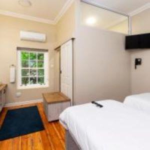 Oudtshoorn Apartamento | Queen's Residences by BON Hotels