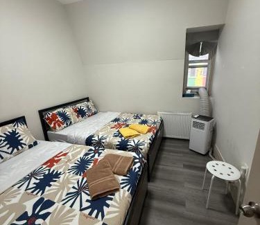 Financial District Casa | Queen Street AC SUITE-Free Wifi& Self Checkin