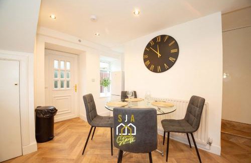Peterhead Apartamento | Queen Street Stay - SJA Stays - Modern 2 Bed Apartment