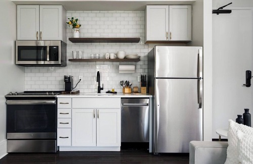 East Market District Apartamento | Queen Studio - Hancock House Louisville
