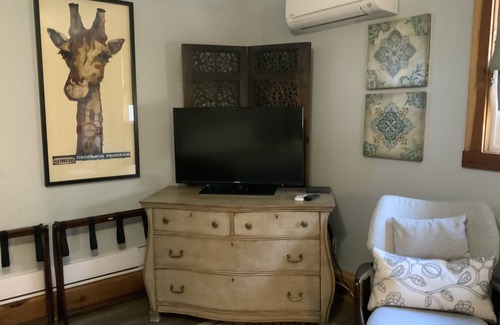 Willow Glen Casa | Queen studio apartment