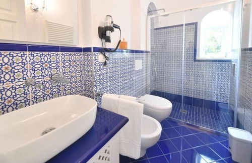 Forio Casa | Queen Suite