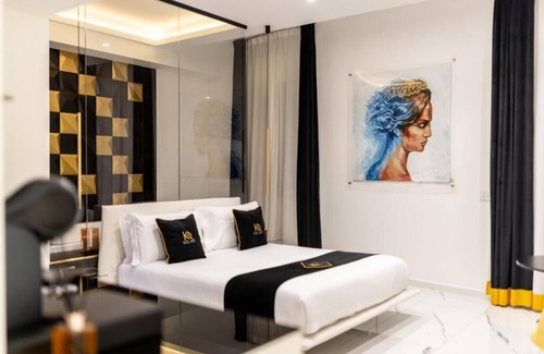 Crotone Cama Y Desayuno | Queen Suite with Jacuzzi - B&B Kreart Suites & Rooms