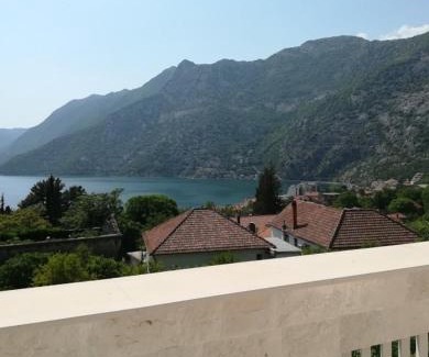 Risan Casa | Queen Teuta - Sea View - Private Parking & Garden - BBQ Grill