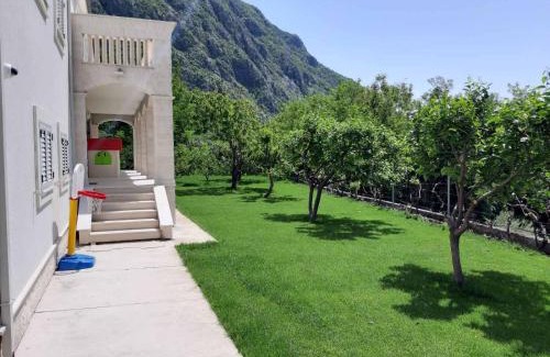 Risan Casa | Queen Teuta - Sea View - Private Parking & Garden - BBQ Grill