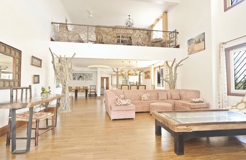 Galu Kinondo Casa | Queens Chateau Boutique Villa