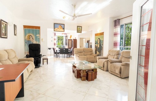 Galu Kinondo Casa | Queens Chateau Boutique Villa