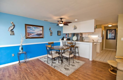 Emerald Isle Condominio | Queens Court 1204, Oceanfront Condo in Emerald Isle, NC!