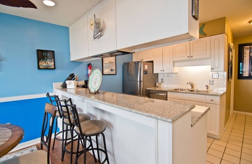 Emerald Isle Condominio | Queens Court 1204, Oceanfront Condo in Emerald Isle, NC!