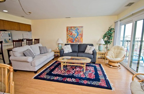 Emerald Isle Condominio | Queens Court 3303, Oceanview Condo in Emerald Isle, NC!