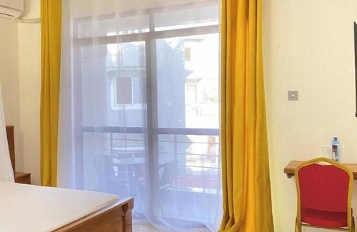 Bamburi Hotel | QUEENS COURT HOTEL