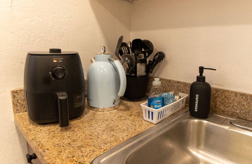 Overtown Condominio | Queens Cozy Condo near Downtown/Airport with WiFi, AC in charming Miami