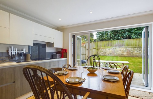 Ryde Chalet De Esquí | Queens Mews a coastal holiday home