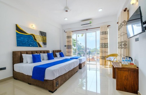 Tennekumbura Hotel | Queens mount Ridge