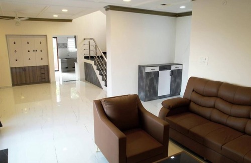Manjakuttai Complejo | Queens Villa