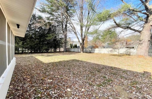 Queensbury Casa | 🌞 Queensbury Sunlit Getaway: 3-Bedroom Retreat 🌿