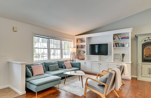 Queensbury Casa | Queensbury Vacation Rental: 3 Mi to West Mountain!