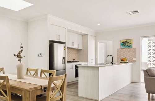 Canning Vale Casa | Quenda Villa Summary: